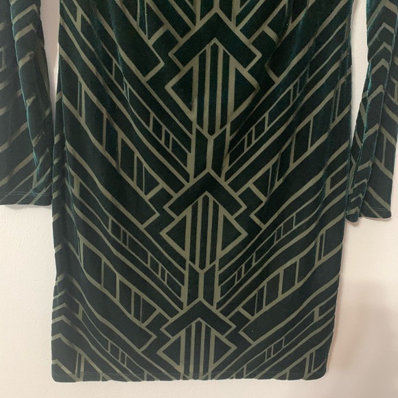 Vince Camuto Emerald Green Burnout Velvet Geometric Dress Sz 6 - Picture 3 of 13